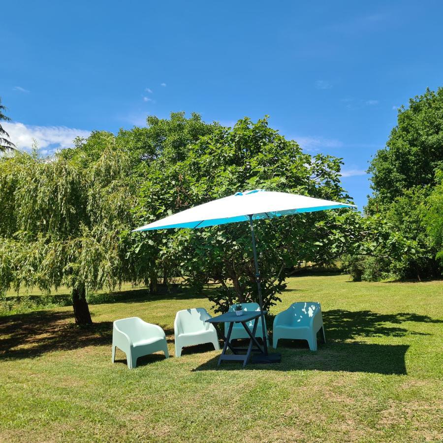 Le Coq En Repos Bed & Breakfast Saint-Sylvestre-sur-Lot ภายนอก รูปภาพ