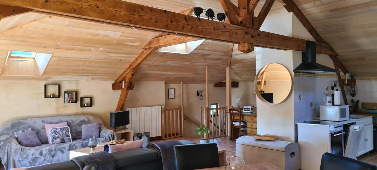 Le Coq En Repos Bed & Breakfast Saint-Sylvestre-sur-Lot ภายนอก รูปภาพ