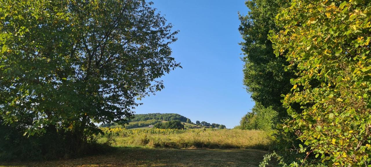 Le Coq En Repos Bed & Breakfast Saint-Sylvestre-sur-Lot ภายนอก รูปภาพ