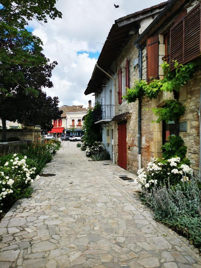 Le Coq En Repos Bed & Breakfast Saint-Sylvestre-sur-Lot ภายนอก รูปภาพ