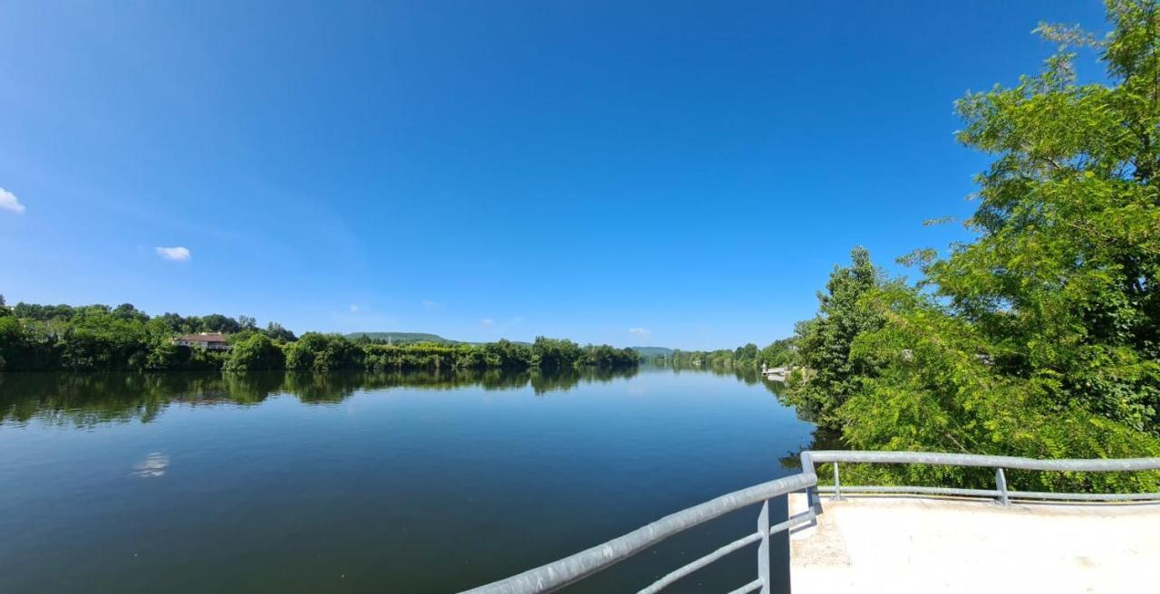 Le Coq En Repos Bed & Breakfast Saint-Sylvestre-sur-Lot ภายนอก รูปภาพ
