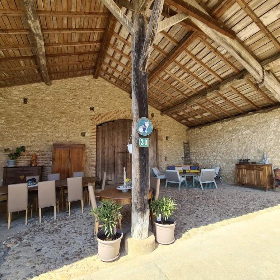 Le Coq En Repos Bed & Breakfast Saint-Sylvestre-sur-Lot ภายนอก รูปภาพ