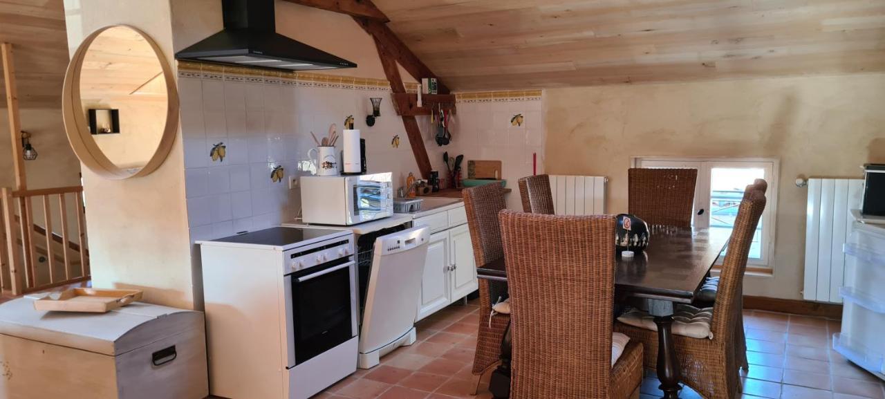 Le Coq En Repos Bed & Breakfast Saint-Sylvestre-sur-Lot ภายนอก รูปภาพ