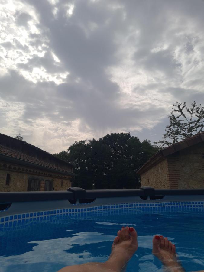 Le Coq En Repos Bed & Breakfast Saint-Sylvestre-sur-Lot ภายนอก รูปภาพ